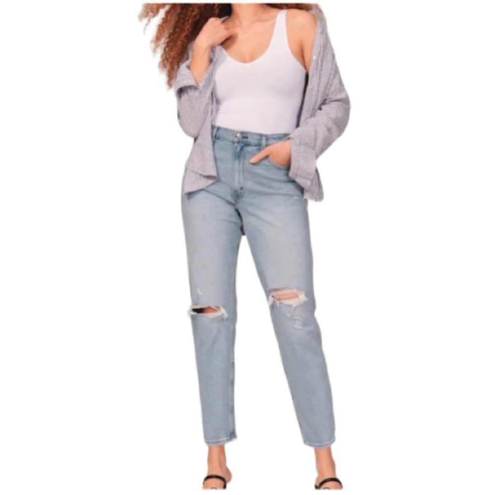 A&F The Mom High Rise Jeans
